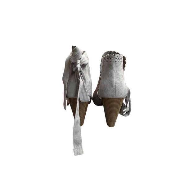 JustFab Just For Fun Gray Heel Sandals - Picture 6 of 9